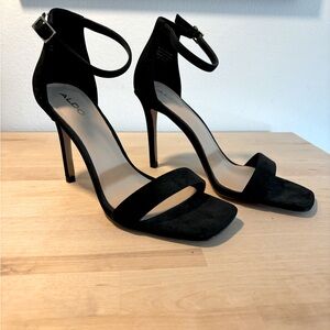 Aldo Sz6.5 black suede upper heel sandals